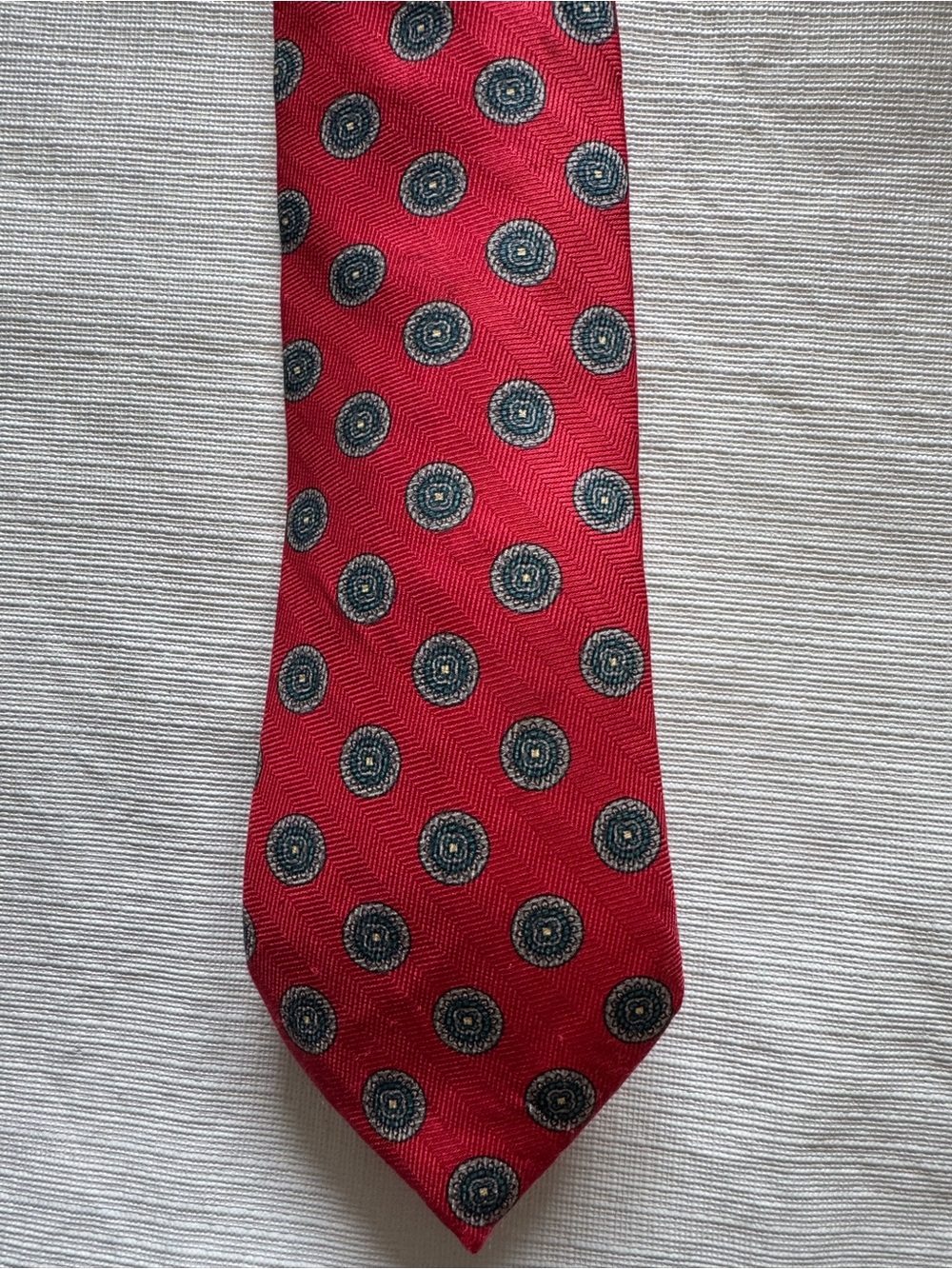 4/25 Frame Denim Red Silk Tie with Navy Medallions